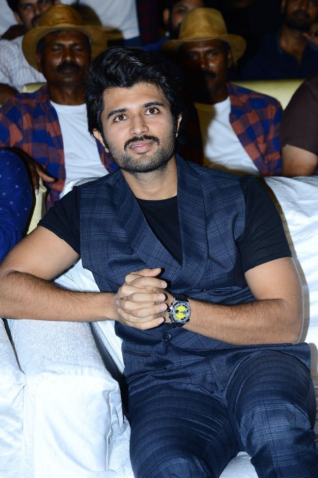 Maharshi-Movie-Pre-Release-Event